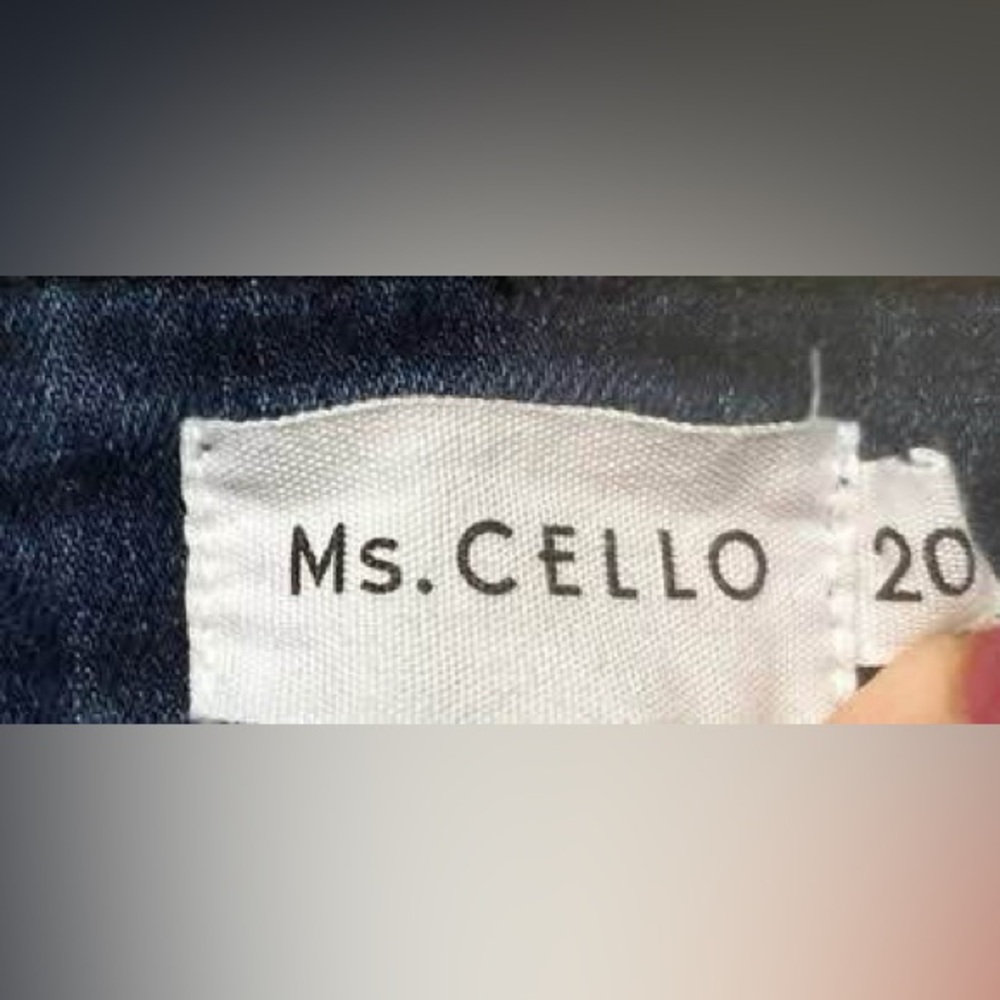 Ms. Cello -20 Jeans
Excellent Condition